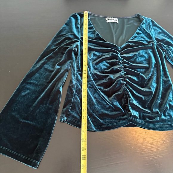 Urban outfitters Elegant Teal Velvet Women's Top - Picture 2 of 4